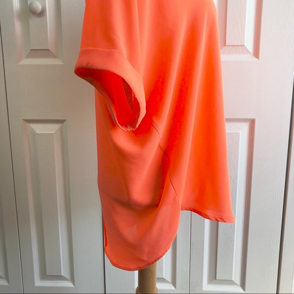 LUSH Oversized Loose Fit top With Shirttail Hem. - Picture 3 of 4